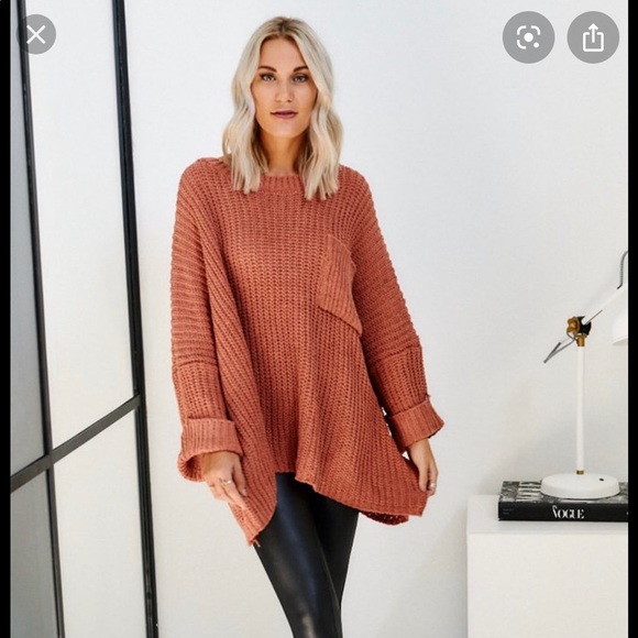 SOLD Fab’rik super soft and cozy boyfriend sweater - Picture 1 of 1